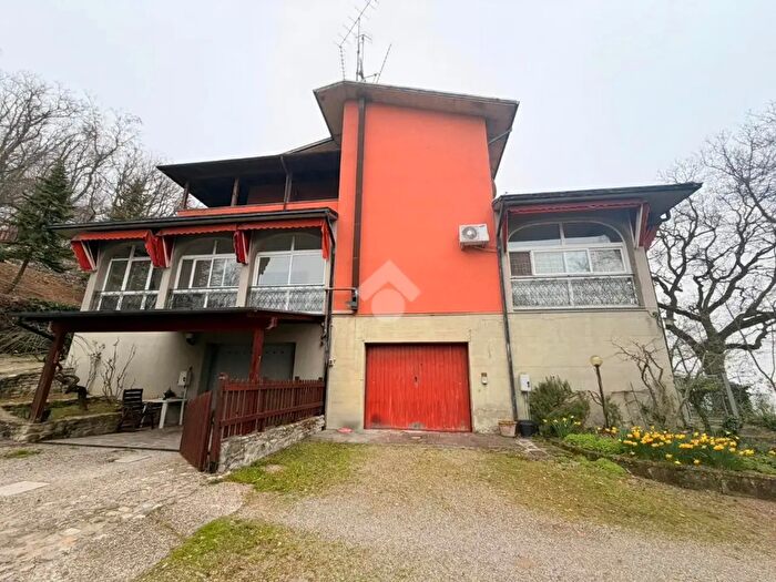 Casa con 5 locali in vendita in Via Secchiano, Valsamoggia