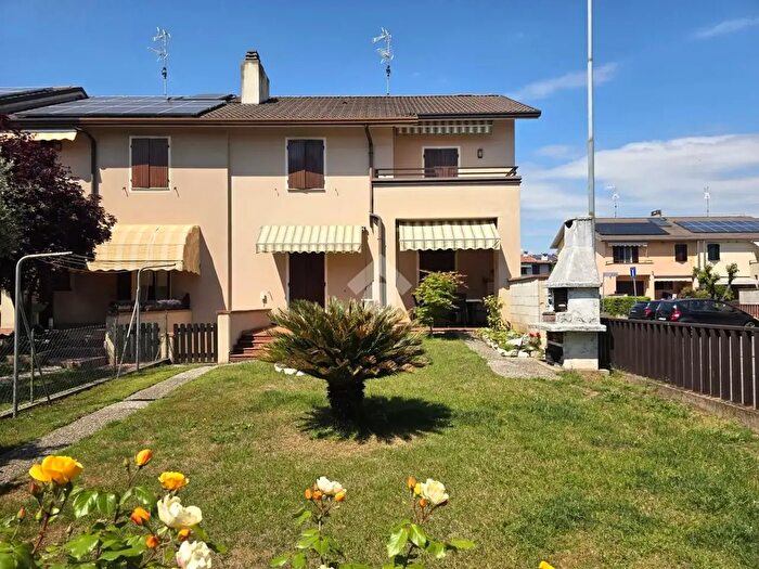 Appartamento con 6 locali in vendita in Via King, Chiari