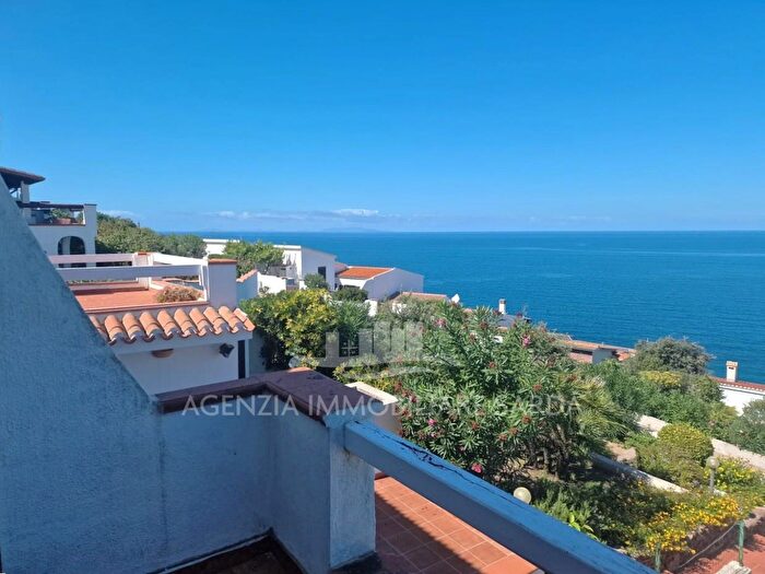 Casa con 5 locali in vendita in Castelsardo