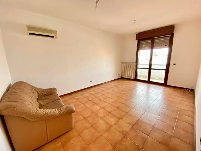 Appartamento con 5 locali in affitto in Via Incao, Rovigo
