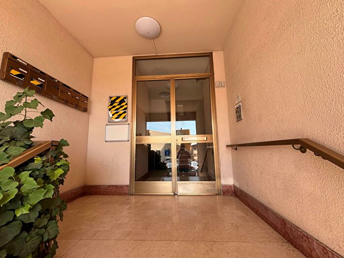 Appartamento con 5 locali in vendita in Via Marco Polo, Osimo