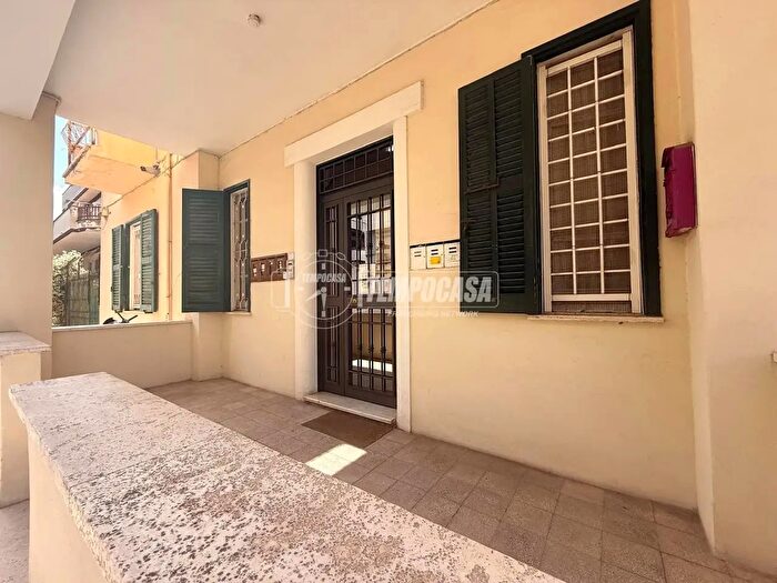 Appartamento trilocale in vendita in Roma