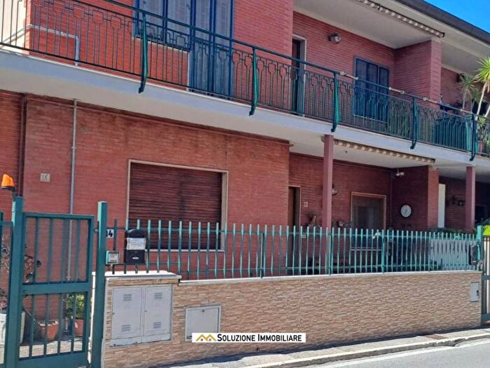 Appartamento trilocale in affitto in Via Trieste, Pavona, Albano Laziale