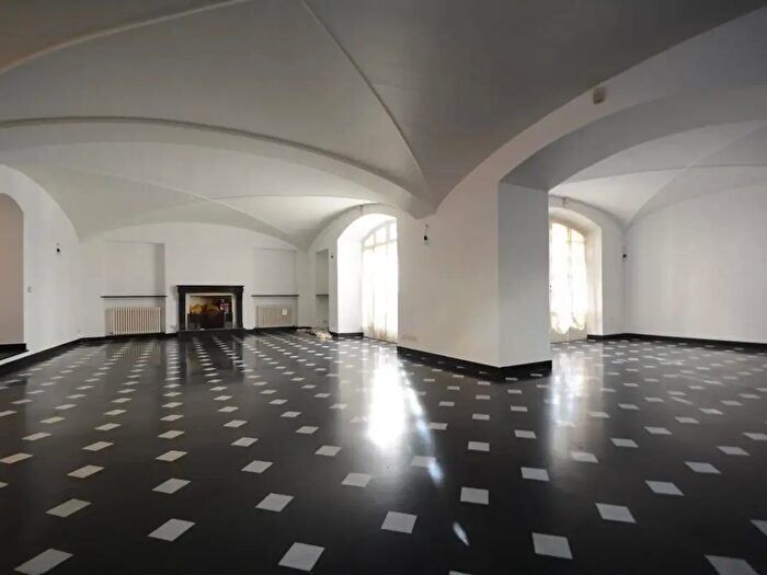 Appartamento con 10 locali in affitto in Via Montallegro, Genova