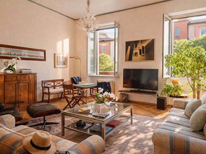 Appartamento quadrilocale in affitto in Via G Leopardi, Vincenzo Monti, Milano