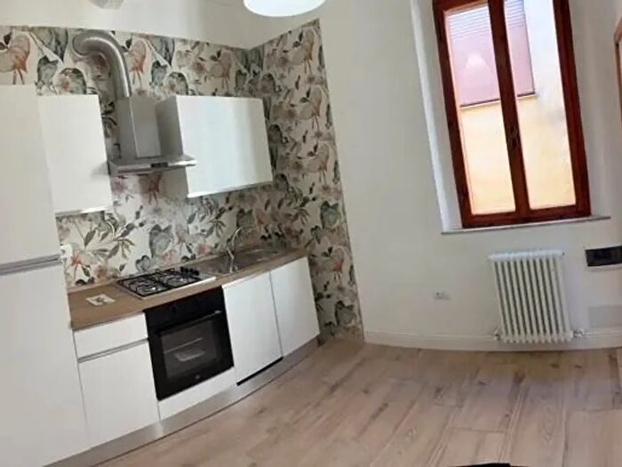 Appartamento con 5 locali in affitto in Ia Mercanti, Pisa