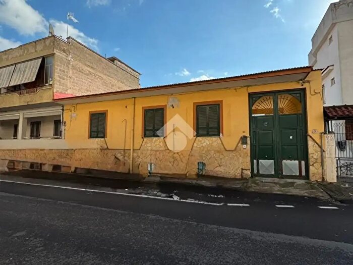 Casa trilocale in vendita in Via Francesco Petrarca, Cardito