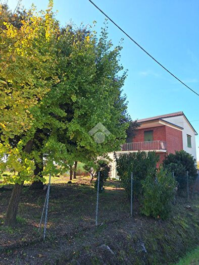 Casa con 8 locali in vendita in Via Salame, Bagnacavallo