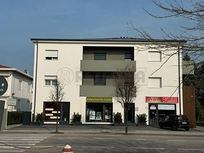 Appartamento con 5 locali in affitto in Bassano Del Grappa