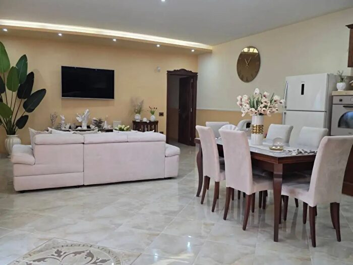 Appartamento trilocale in vendita in Via Cesare Augusto, Succivo
