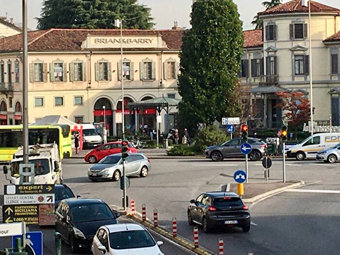 Appartamento monolocale in affitto in Via Camillo Benso di Cavour, San Carlo Stazione, Monza