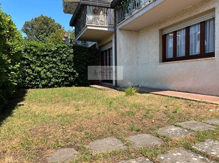 Appartamento quadrilocale in vendita in Oltre Aurelia Lido di Camaiore Italia, Camaiore