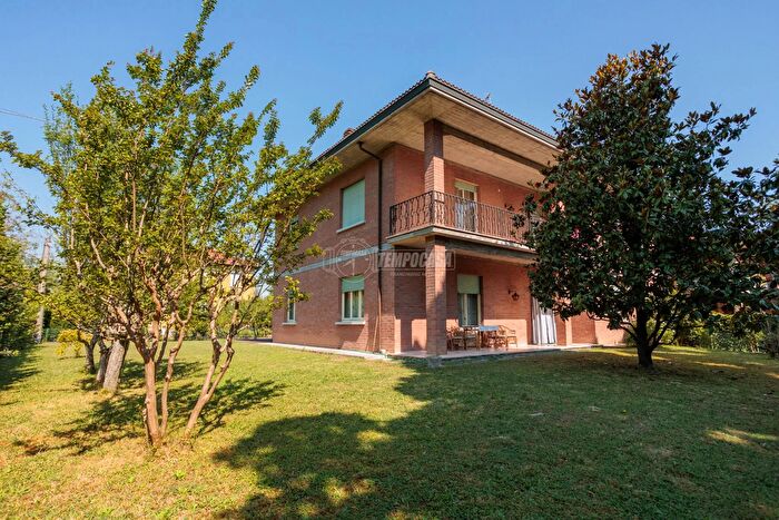 Casa con 12 locali in vendita in Via Vittorio Emanuele II, Sala Baganza