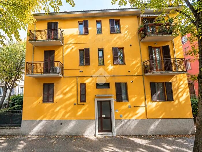 Appartamento trilocale in vendita in Viale Mentana, Parma