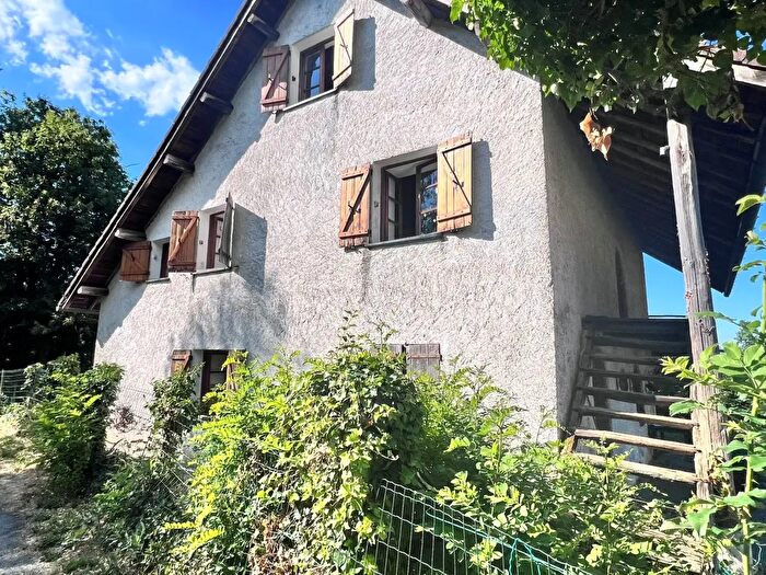 Casa con 7 locali in vendita in Località La Carta, Sassello