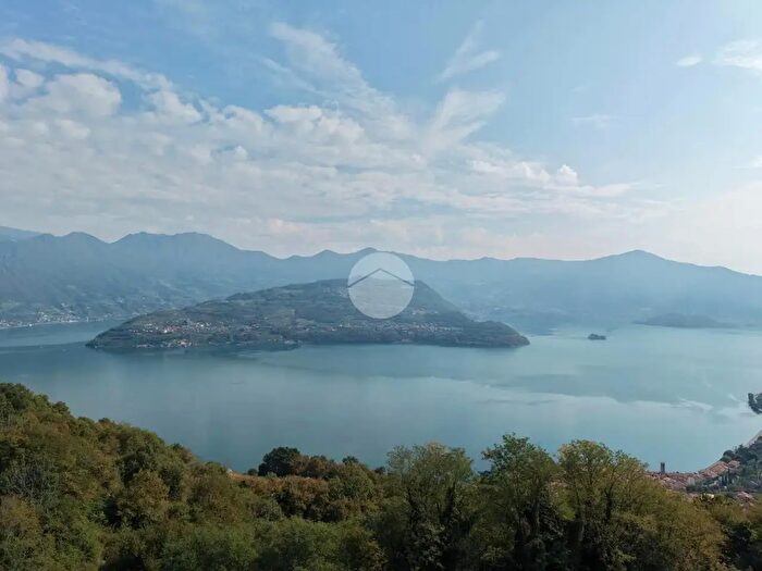 Casa monolocale in vendita in Rustico Via Vigolo, Tavernola Bergamasca