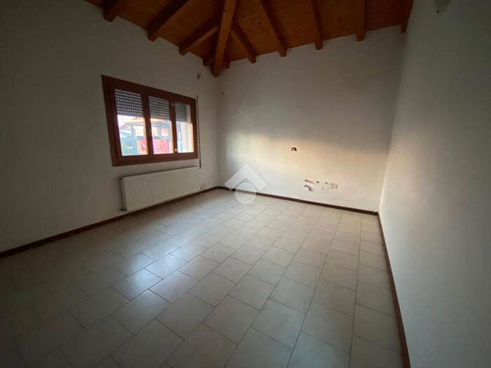 Casa quadrilocale in affitto in Centro, Vedelago