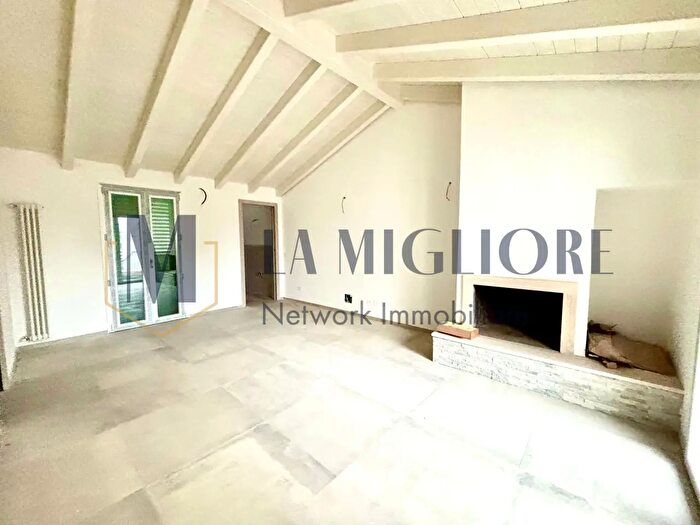 Appartamento trilocale in vendita in Via Maria Montessori, Prato