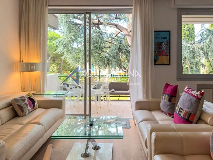 Appartamento trilocale in affitto in Via dei Tennis, Bordighera