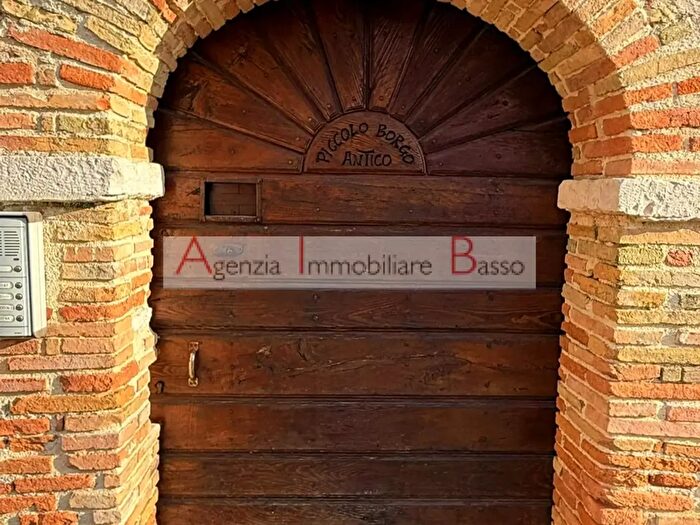 Casa quadrilocale in vendita in Via degli Alpini, Castelcucco