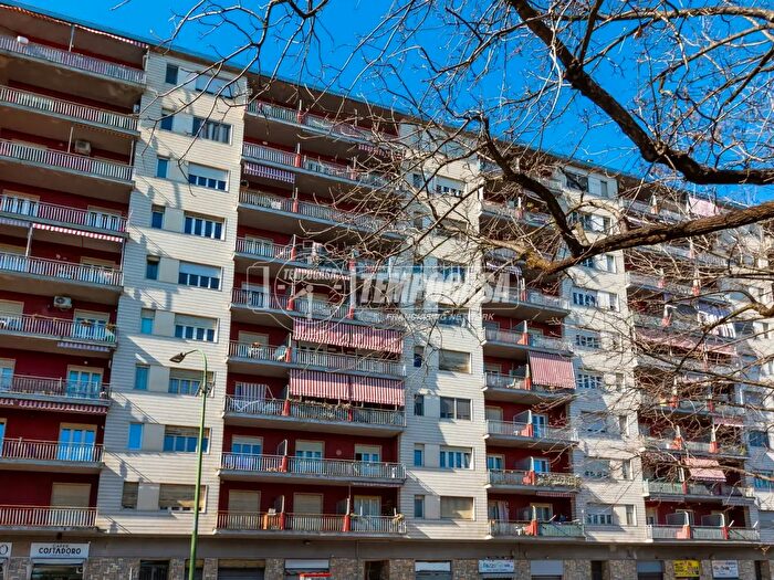 Appartamento trilocale in vendita in Piazza Sofia, Torino