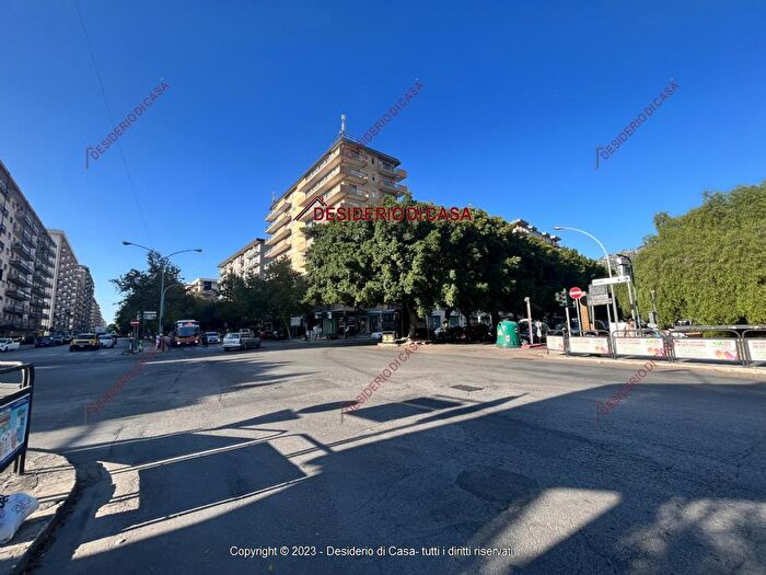 Appartamento con 6 locali in vendita in Via dei Nebrodi Palermo Pa Italia, Palermo