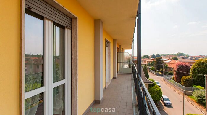 Appartamento bilocale in vendita in Via Ortigara Sacconago Busto Arsizio Varese Lombardia Italia, Busto Arsizio