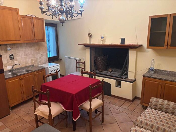 Appartamento trilocale in affitto in Via Monterone, Centro Storico, Spoleto