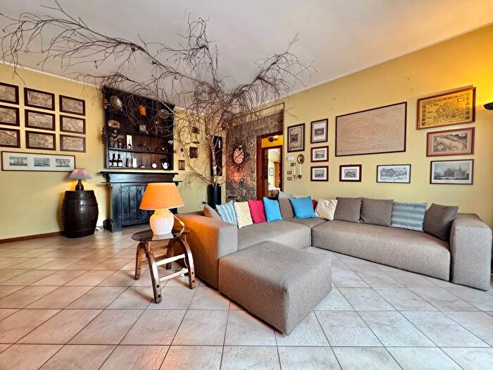 Appartamento trilocale in vendita in Via Cesana E Villa Biassono, Biassono