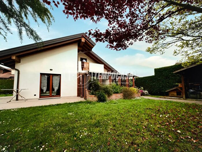 Casa con 7 locali in vendita in Via Tito Livio Burattini E, Belluno