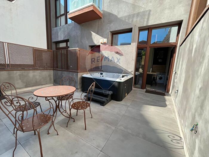 Appartamento trilocale in affitto in Via del Vecchio Bastione, Catania