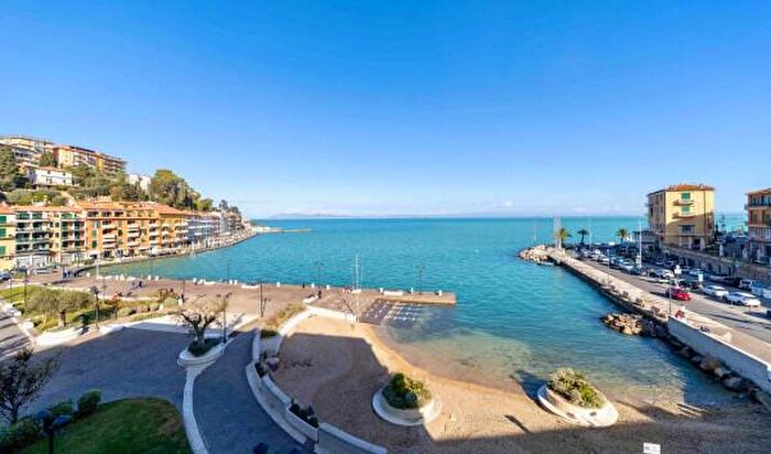 Appartamento con 5 locali in vendita in Piazzale dei Rioni, Monte Argentario