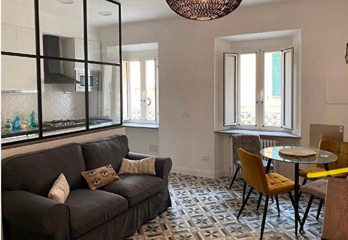 Appartamento trilocale in affitto in Via Luigi Carlo Farini, Centro, Orbetello
