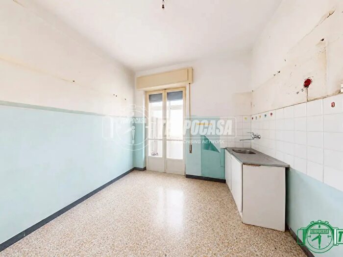 Appartamento con 5 locali in vendita in Via Argine Destro, Imperia