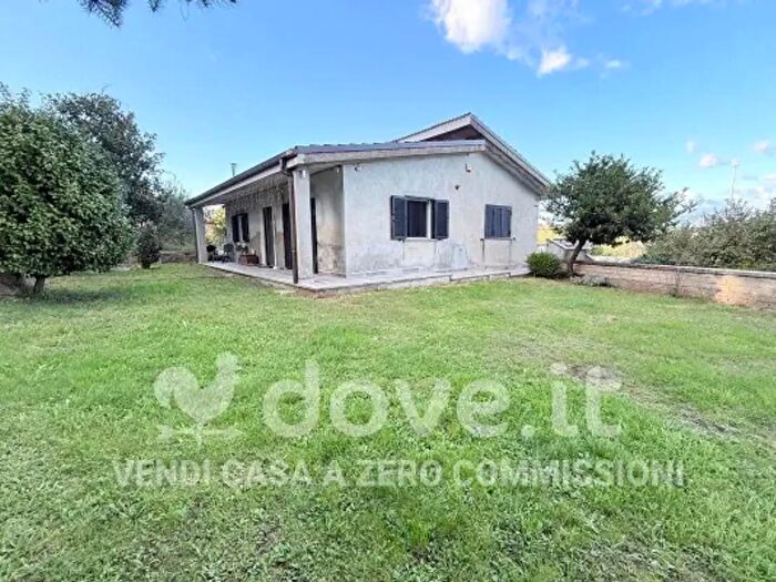 Casa quadrilocale in vendita in Via Are, Artena