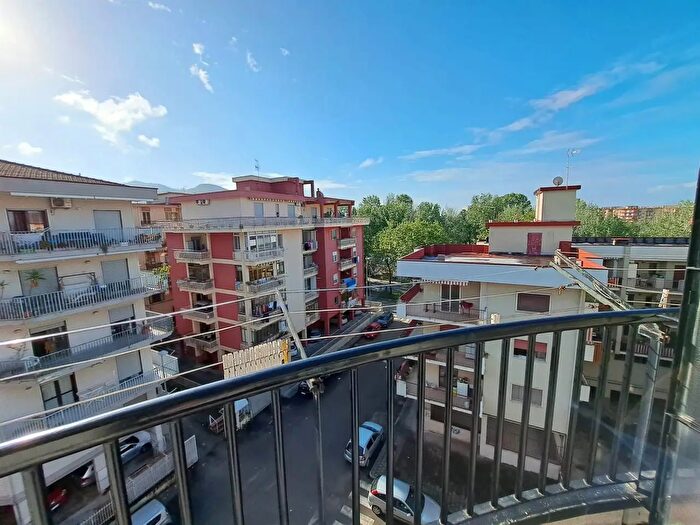 Appartamento trilocale in vendita in Via Raffaele Lettieri, Salerno