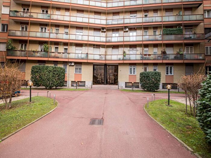 Appartamento trilocale in affitto in Viale Monza, Precotto, Milano