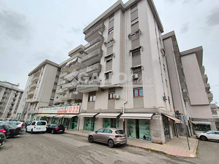 Appartamento trilocale in vendita in Cosenza