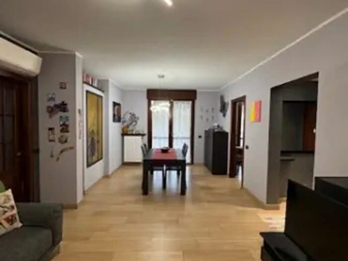 Appartamento quadrilocale in vendita in Via Luigi Cadorna, Buccinasco