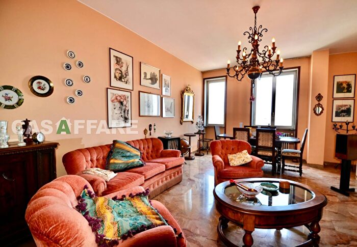 Appartamento trilocale in vendita in Via Borfuro, Bergamo