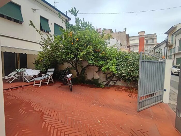 Appartamento quadrilocale in affitto in Viareggio