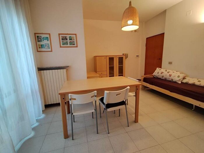 Appartamento trilocale in affitto in Pinocchio, Ancona