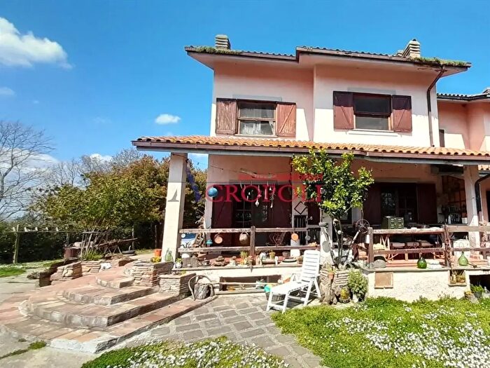 Casa con 8 locali in vendita in Via del Pontone Lungo, Manziana