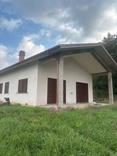 Casa bilocale in vendita in Via Cassia Nord, Bolsena