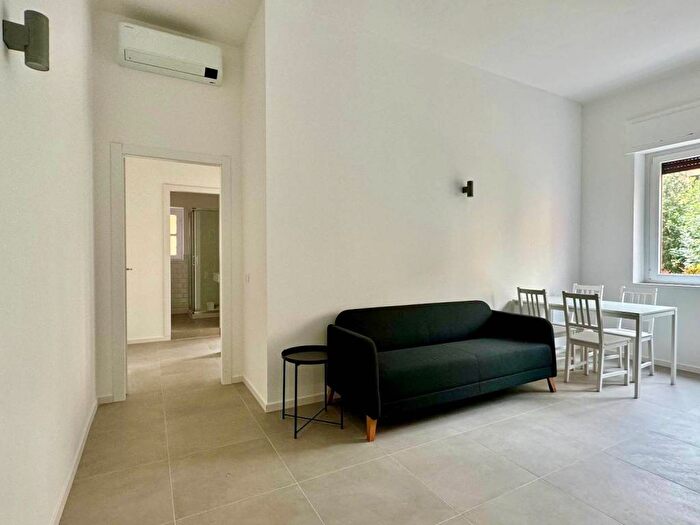 Appartamento trilocale in affitto in Via Baldassare Longhena, Corvetto, Milano