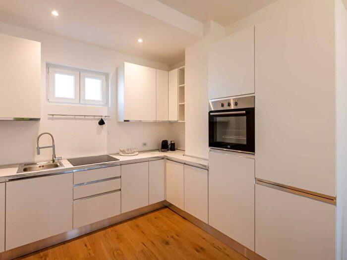 Appartamento bilocale in affitto in Via Carlo Imbonati, Dergano, Milano