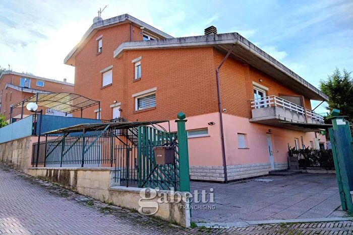 Casa con 10 locali in vendita in Strada Comunale Vazzieri, Ferrazzano