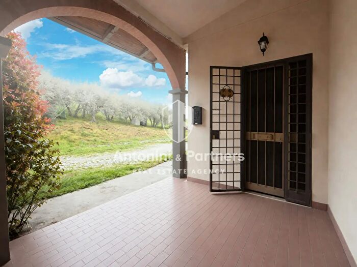 Casa con 8 locali in vendita in Strada Provinciale, Todi