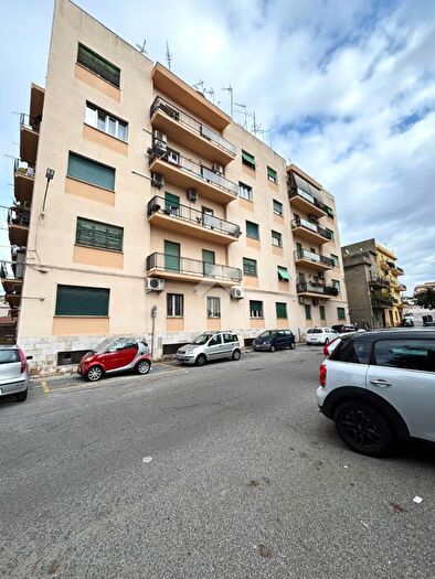 Appartamento trilocale in vendita in Via Nicola Giunta, Reggio Calabria