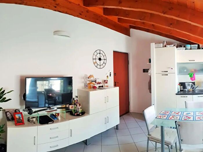 Appartamento bilocale in affitto in Via Carso, Arona